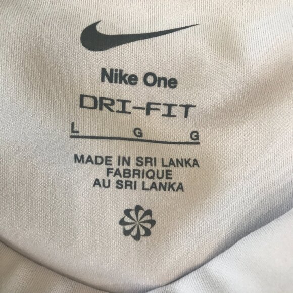 Nike Women's One Fitted Dir-FIT Cropped Tank Top in Light Purple size L NWT - Picture 4 of 5
